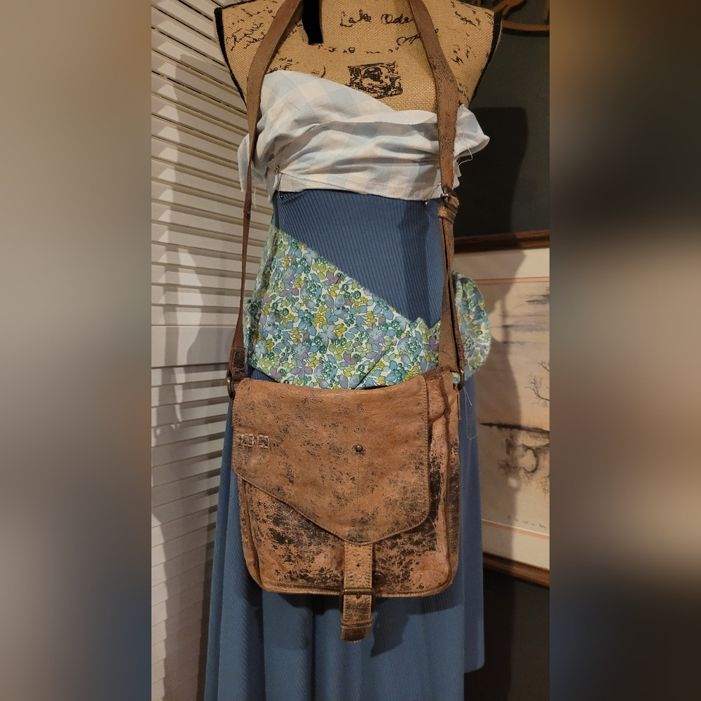 Venice Beach Bed Stu Vintage Tan Rustic Leather Crossbody Bag